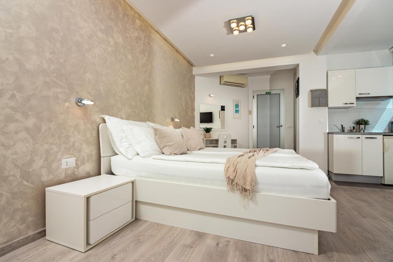 Apartments Lovret Flowers スプリト エクステリア 写真
