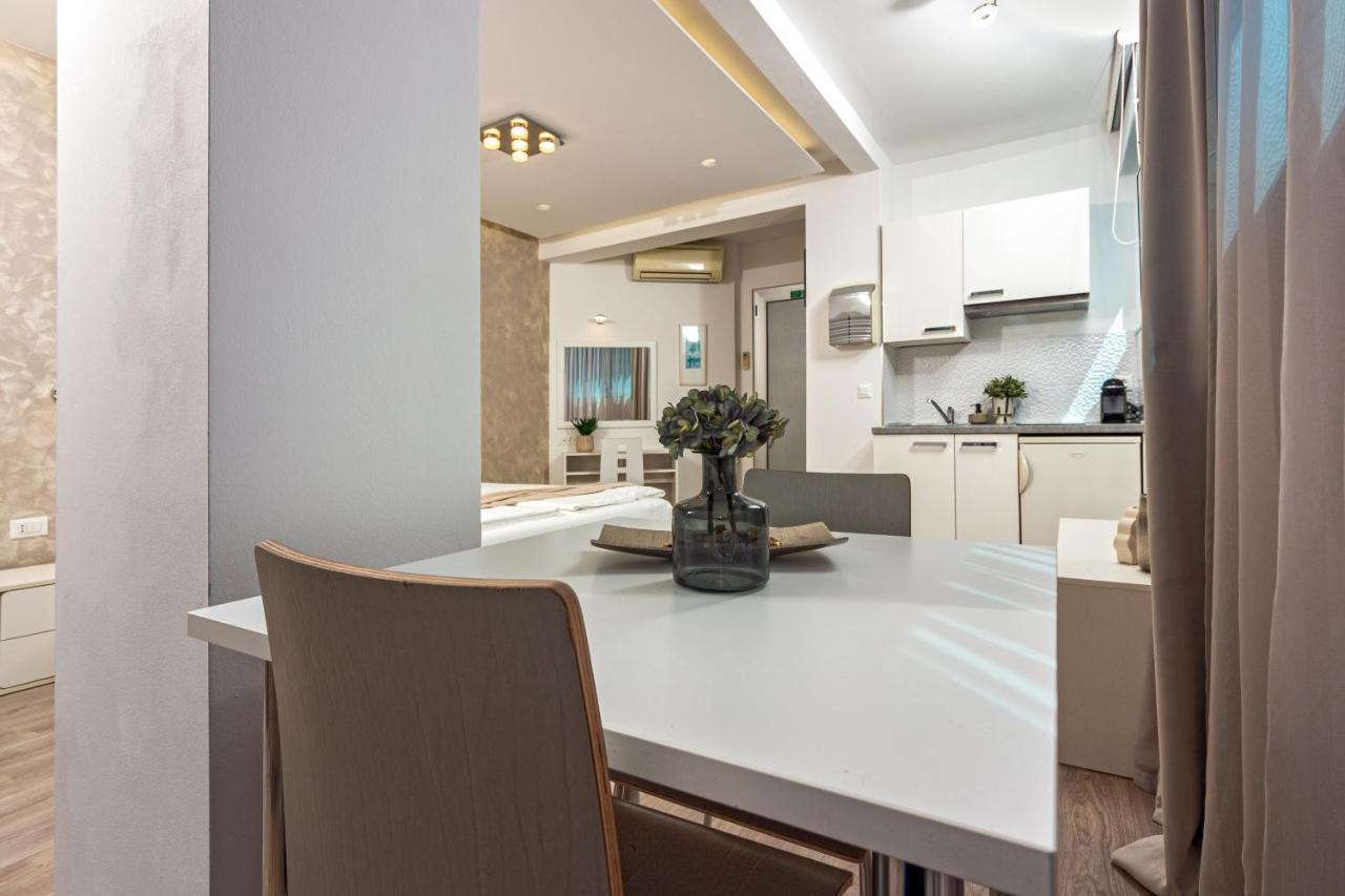 Apartments Lovret Flowers スプリト エクステリア 写真