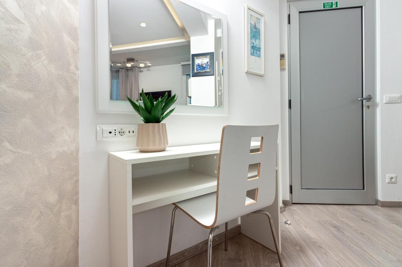 Apartments Lovret Flowers スプリト エクステリア 写真