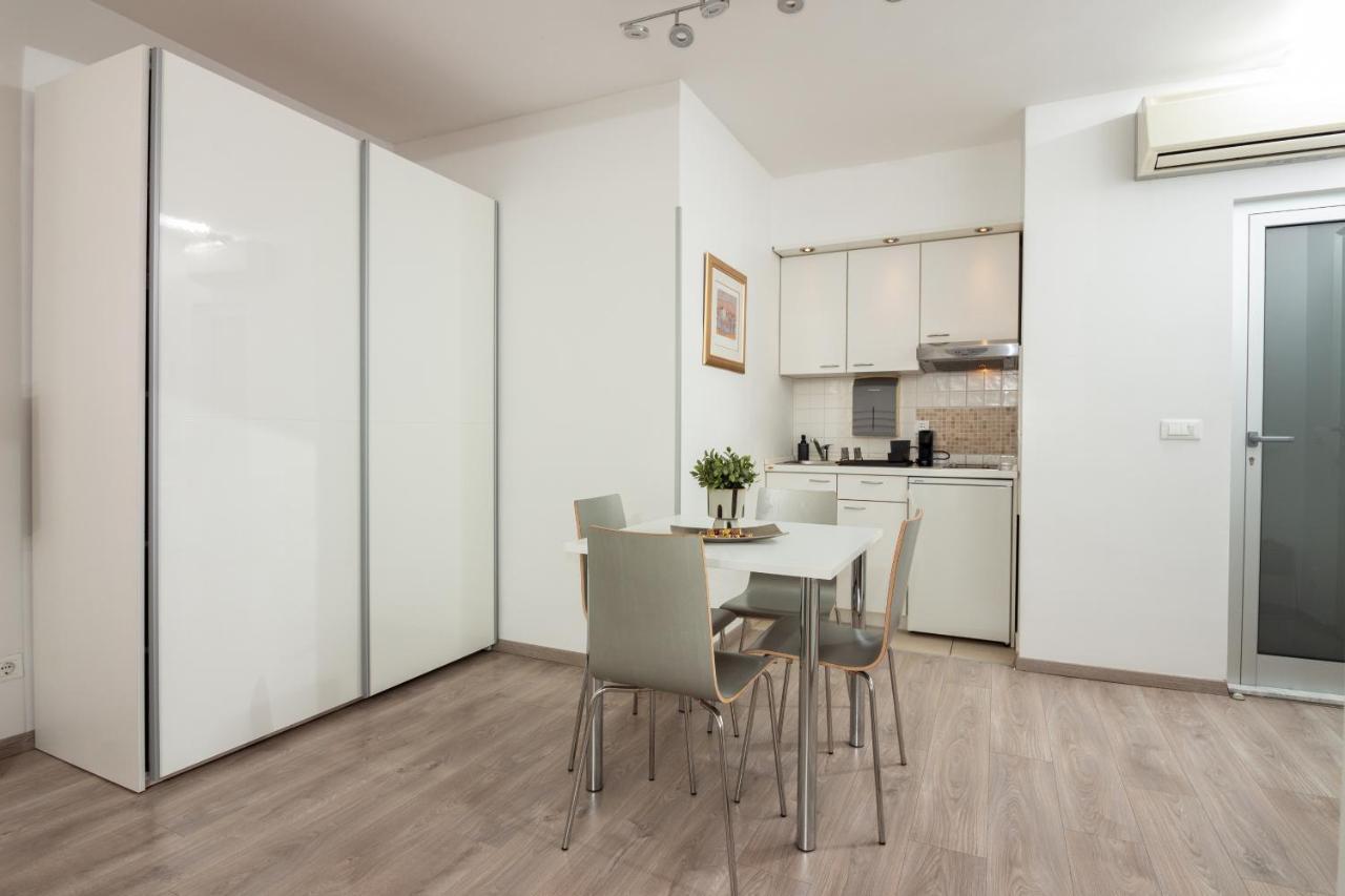 Apartments Lovret Flowers スプリト エクステリア 写真