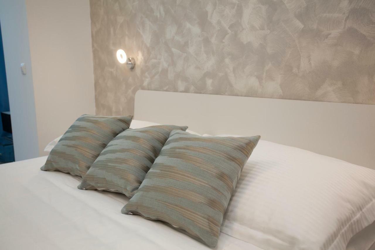 Apartments Lovret Flowers スプリト エクステリア 写真