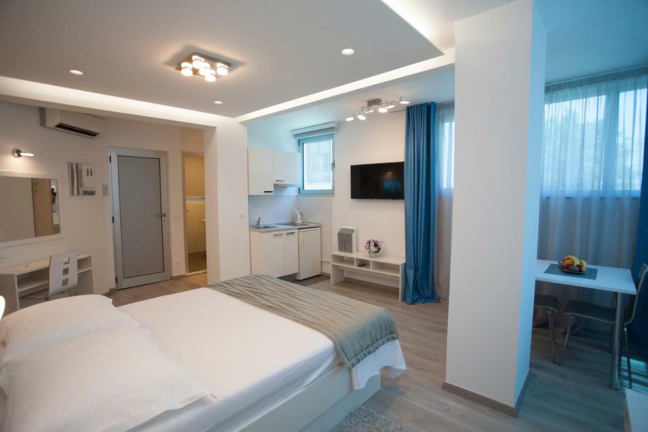 Apartments Lovret Flowers スプリト エクステリア 写真