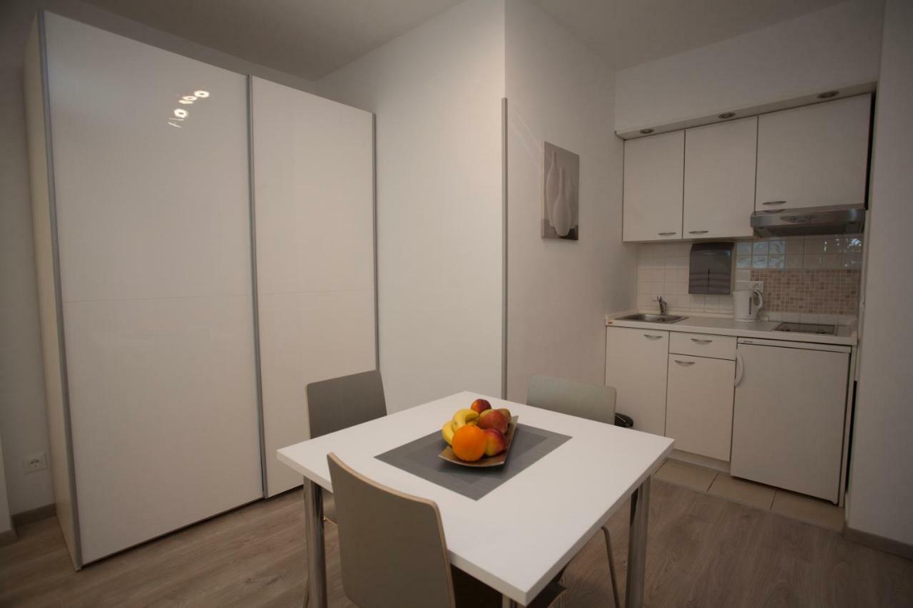 Apartments Lovret Flowers スプリト エクステリア 写真
