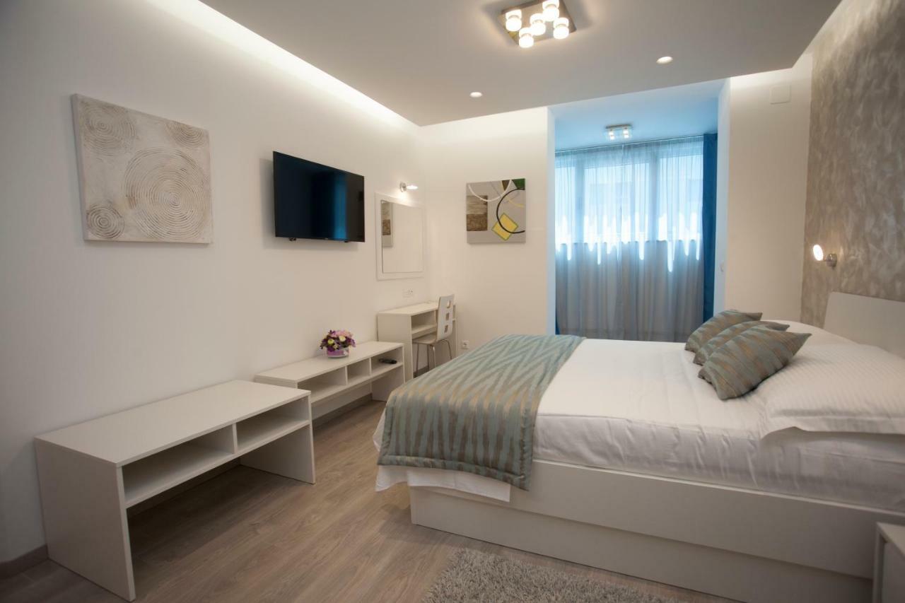 Apartments Lovret Flowers スプリト エクステリア 写真