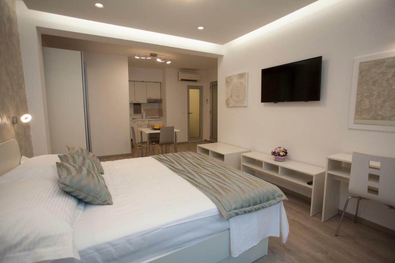 Apartments Lovret Flowers スプリト エクステリア 写真