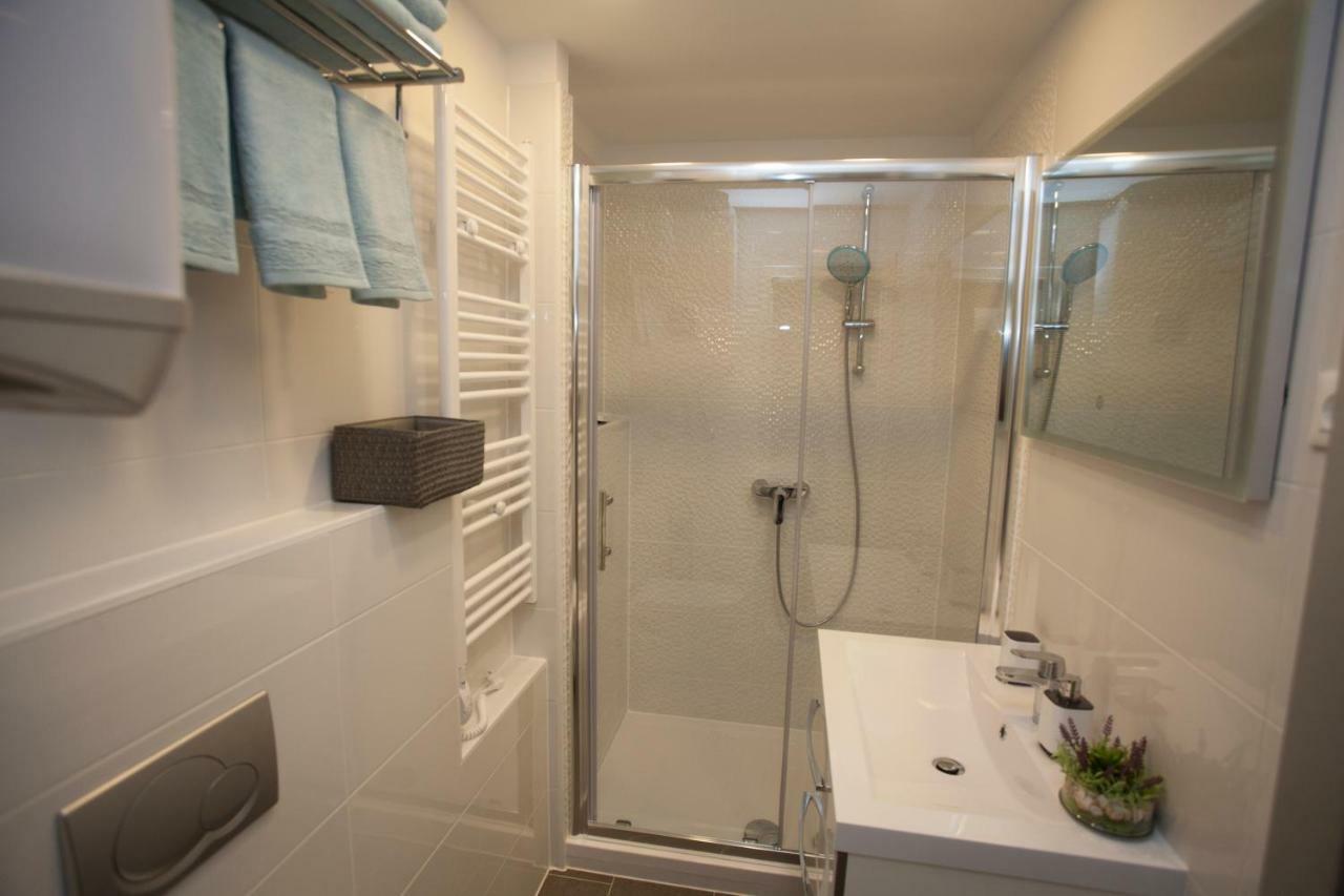 Apartments Lovret Flowers スプリト エクステリア 写真