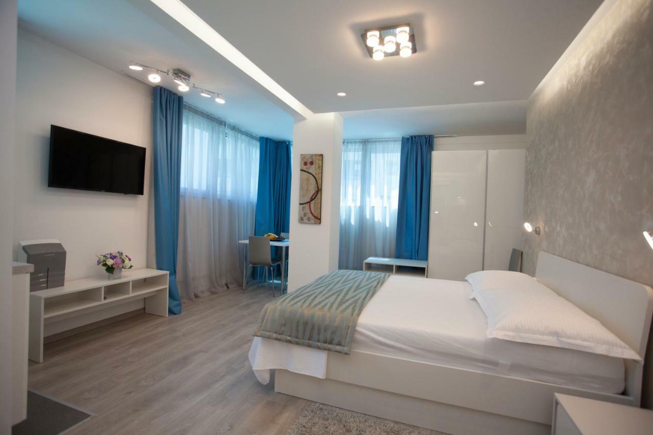 Apartments Lovret Flowers スプリト エクステリア 写真
