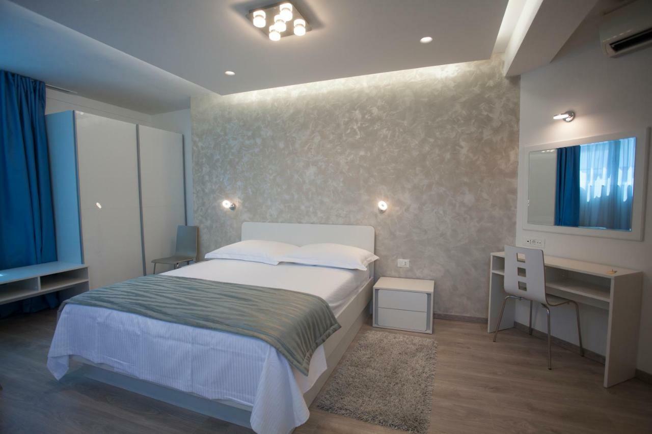 Apartments Lovret Flowers スプリト エクステリア 写真